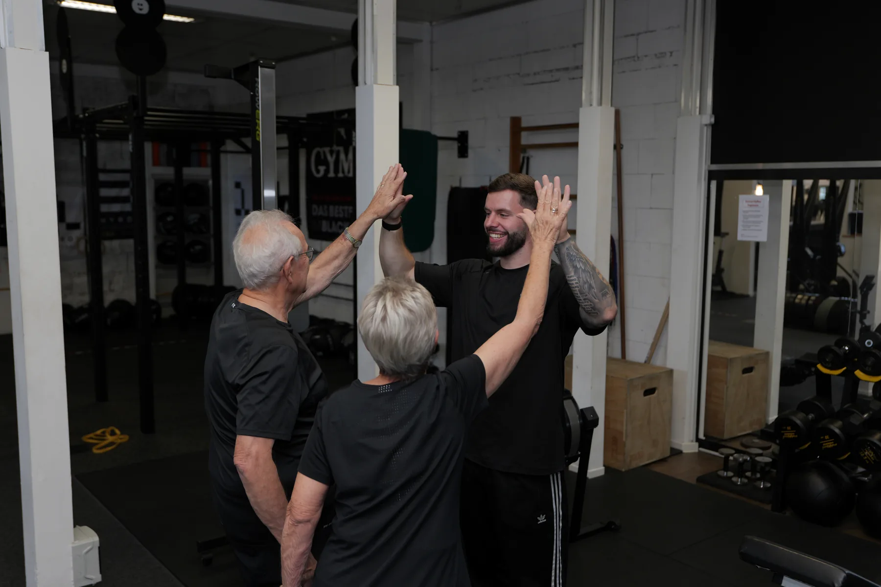 Familie Schlecht beim gemeinsamen Training mit Kevin